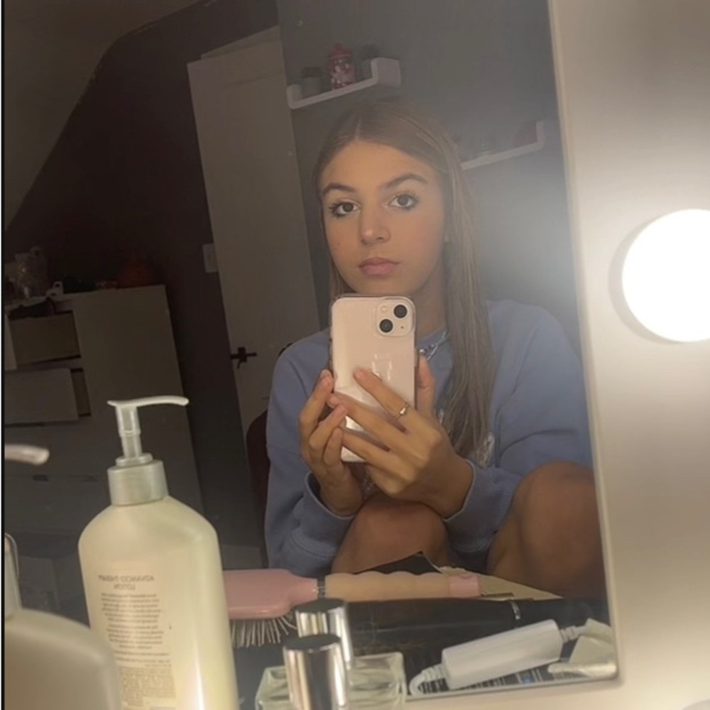 Meet your Posher, Isabella